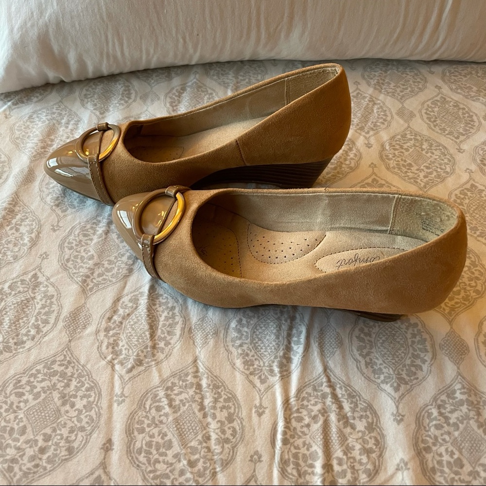 DEXFLEX Nude Wedge sz 7